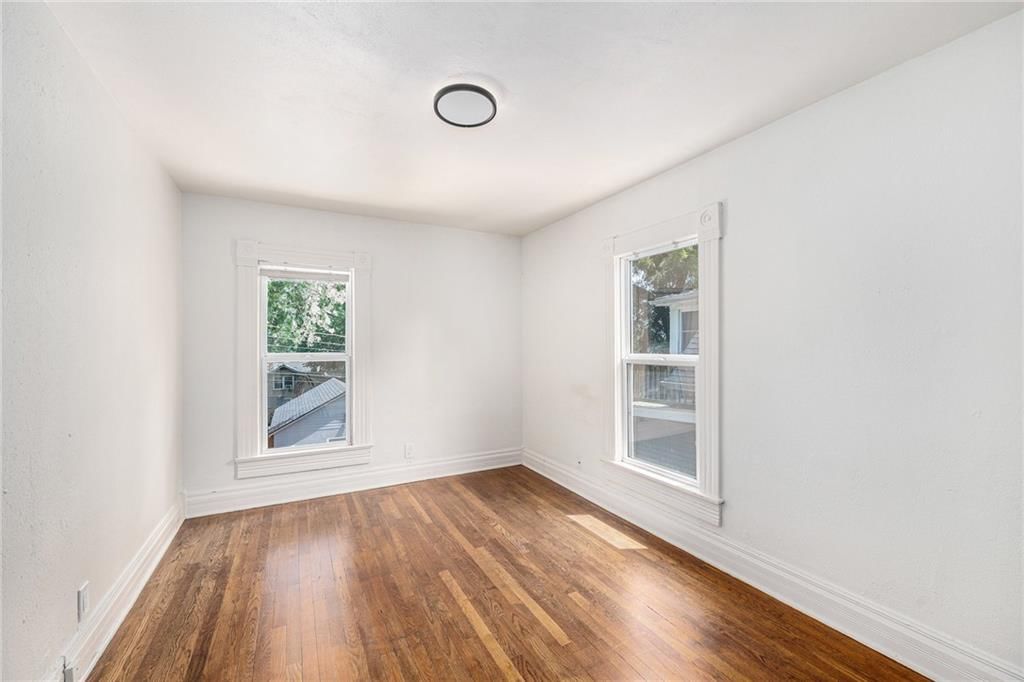 4237 Genessee Street — photo 8