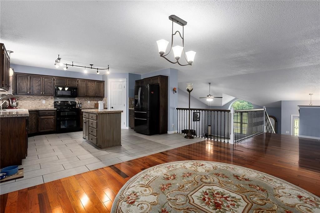 15205 Hills Road — photo 13