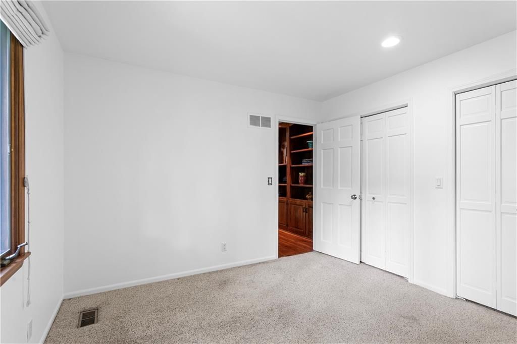 8021 W 115th Street — photo 18