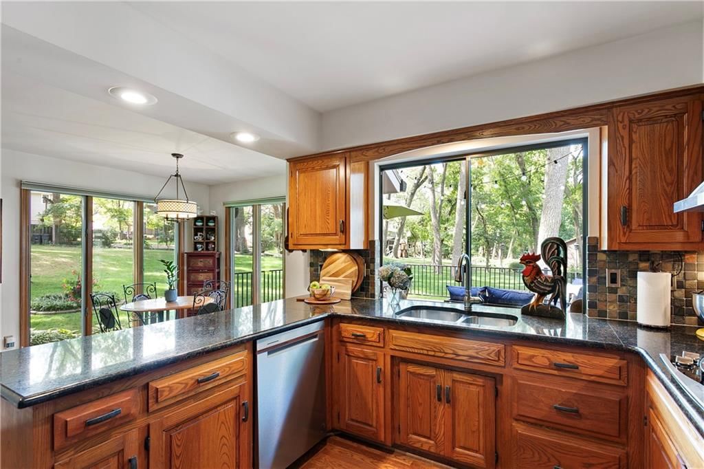 8021 W 115th Street — photo 29