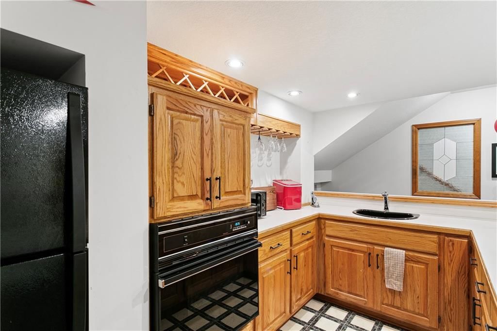 8021 W 115th Street — photo 35