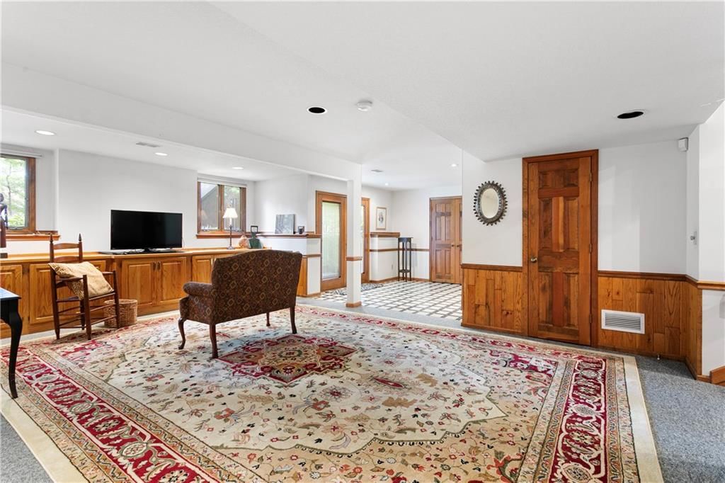 8021 W 115th Street — photo 39