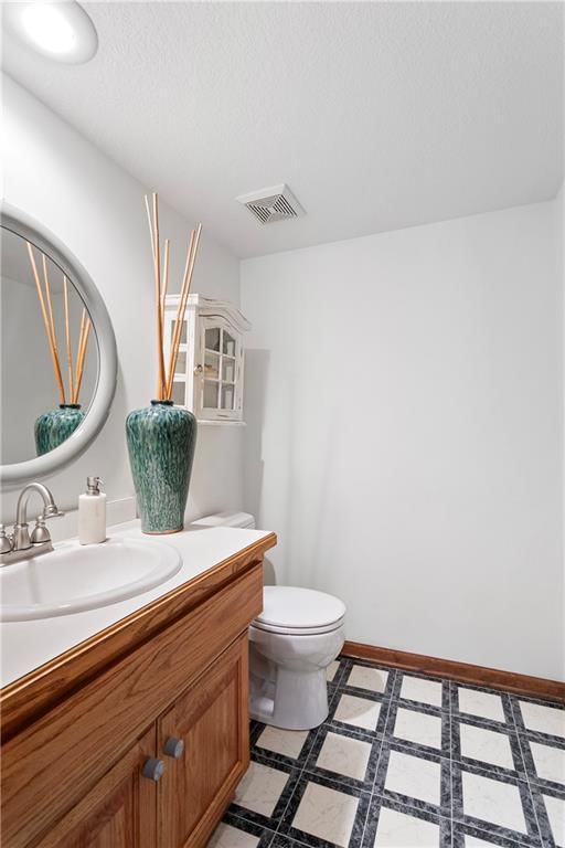 8021 W 115th Street — photo 41