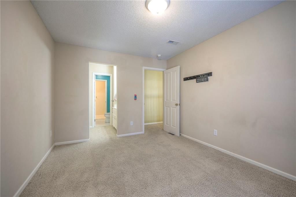 2605 Whitney Street — photo 41