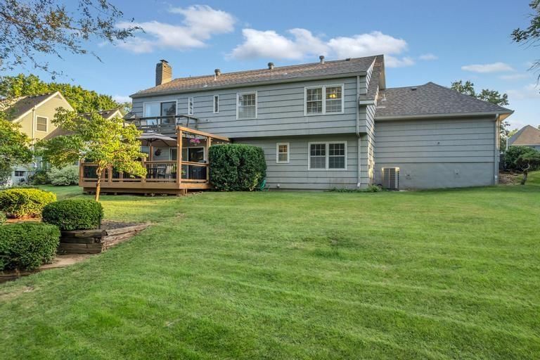 9006 W 104th Terrace — photo 31