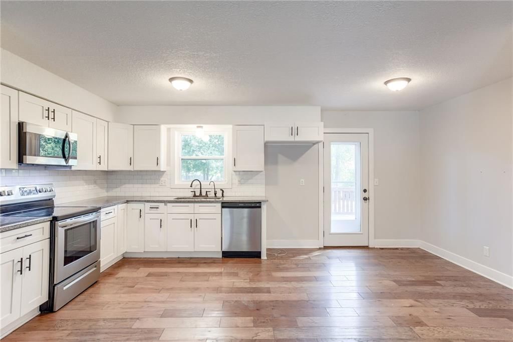 504 W 5th Court — photo 8