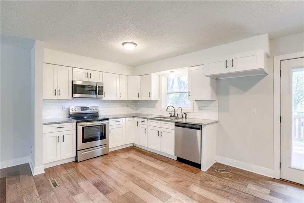 504 W 5th Court — photo 10