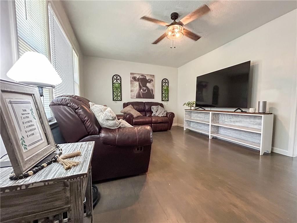 811 E Vine Street — photo 2