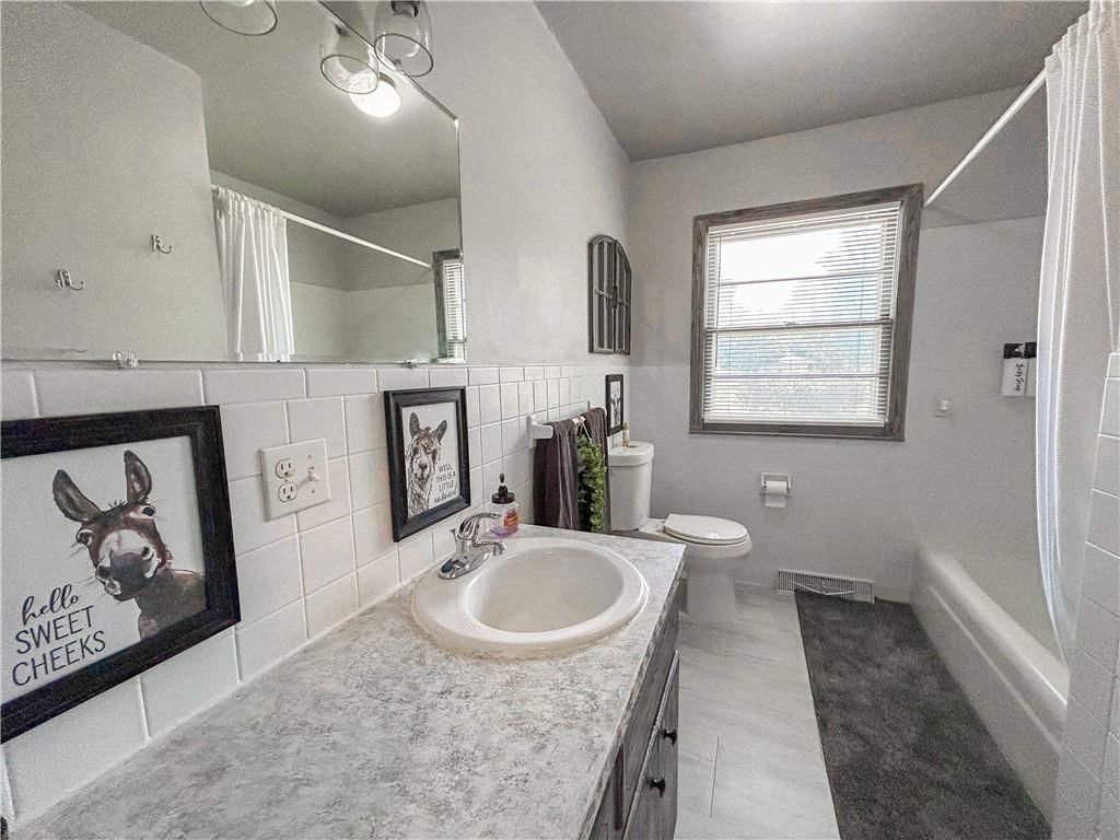 811 E Vine Street — photo 18