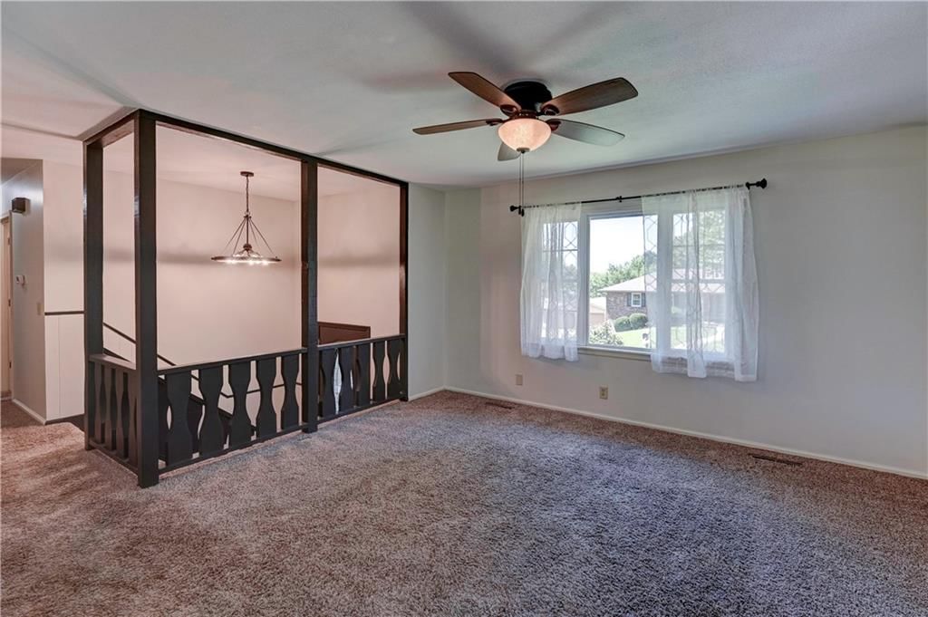 605 Benjamin Avenue — photo 2