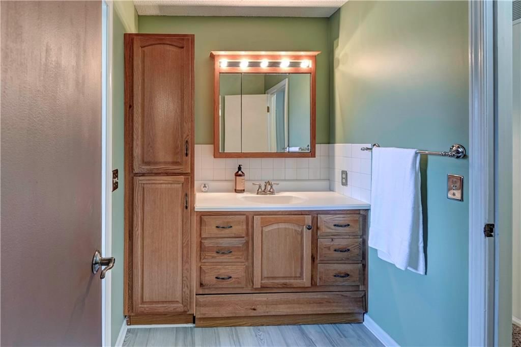 605 Benjamin Avenue — photo 16