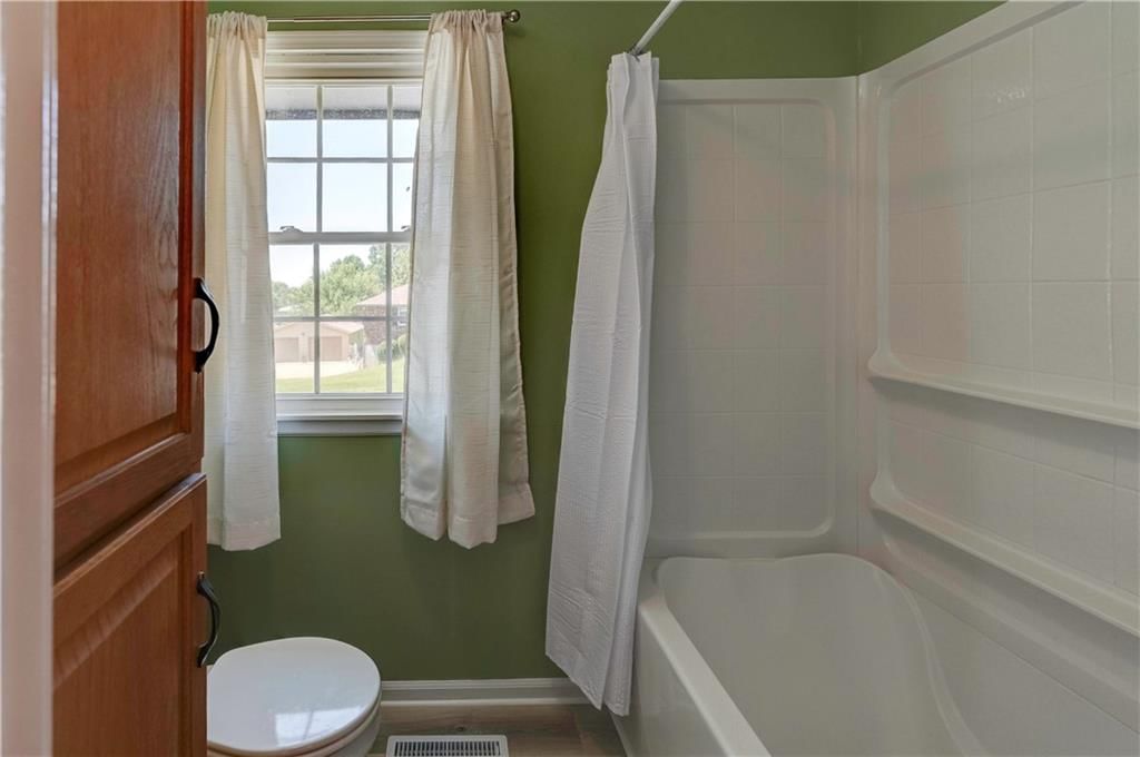 605 Benjamin Avenue — photo 17
