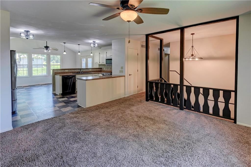 605 Benjamin Avenue — photo 3