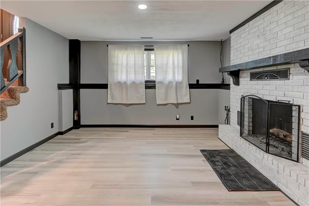 605 Benjamin Avenue — photo 26
