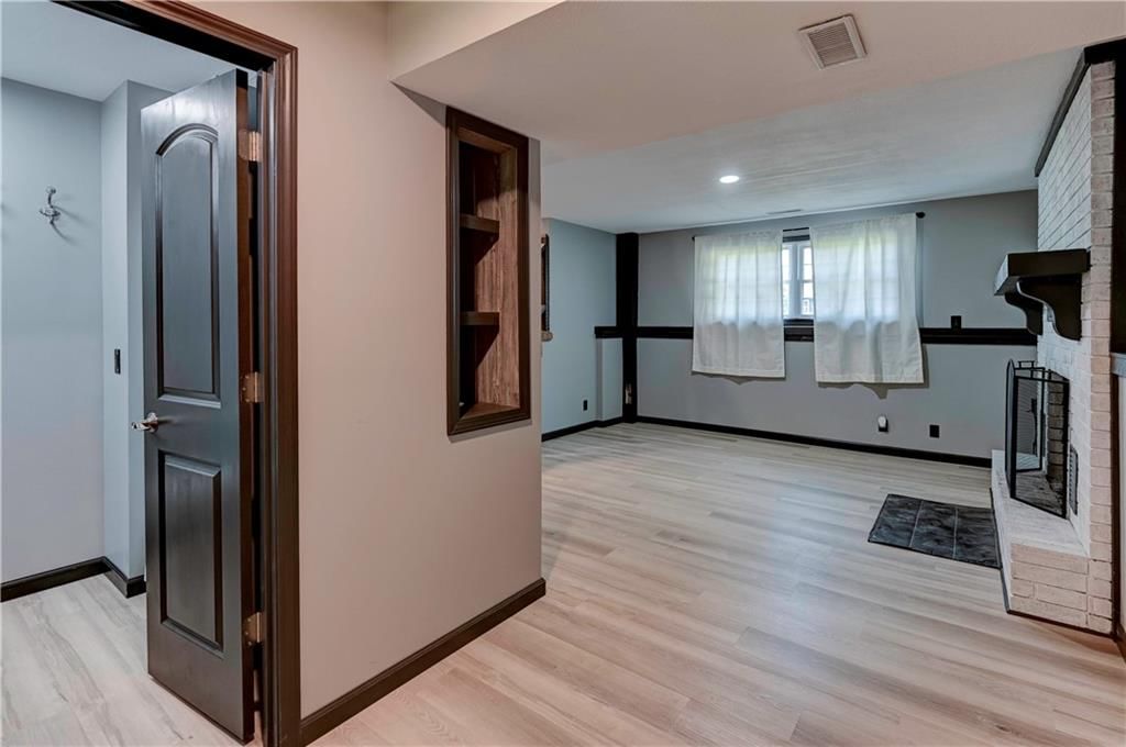 605 Benjamin Avenue — photo 27
