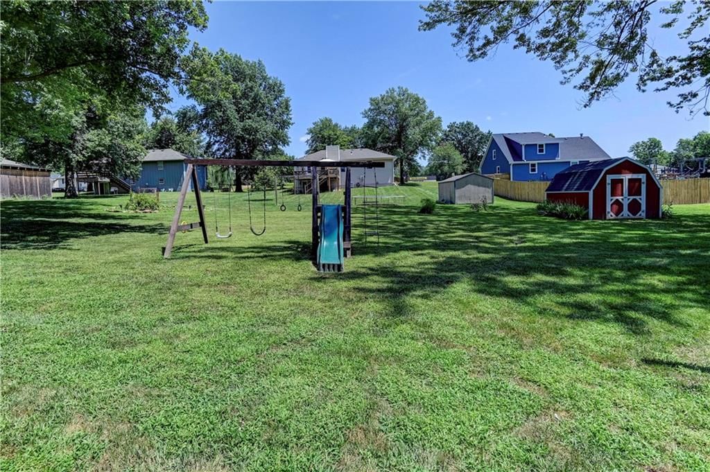 605 Benjamin Avenue — photo 43