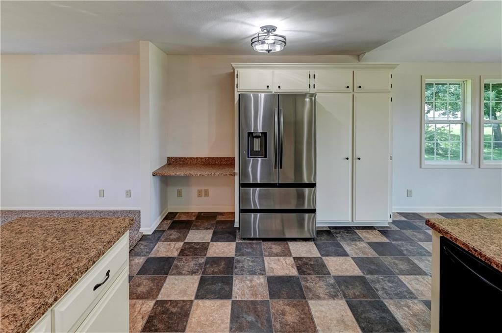 605 Benjamin Avenue — photo 8
