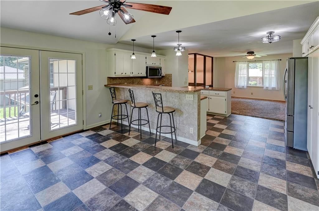 605 Benjamin Avenue — photo 10