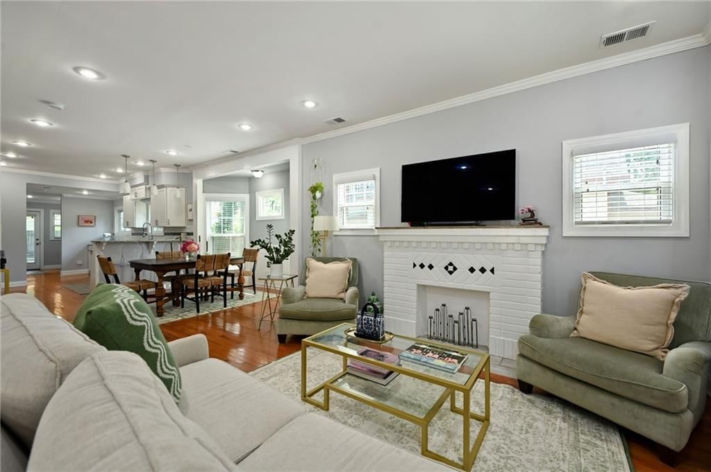 4127 Genessee Street — photo 3