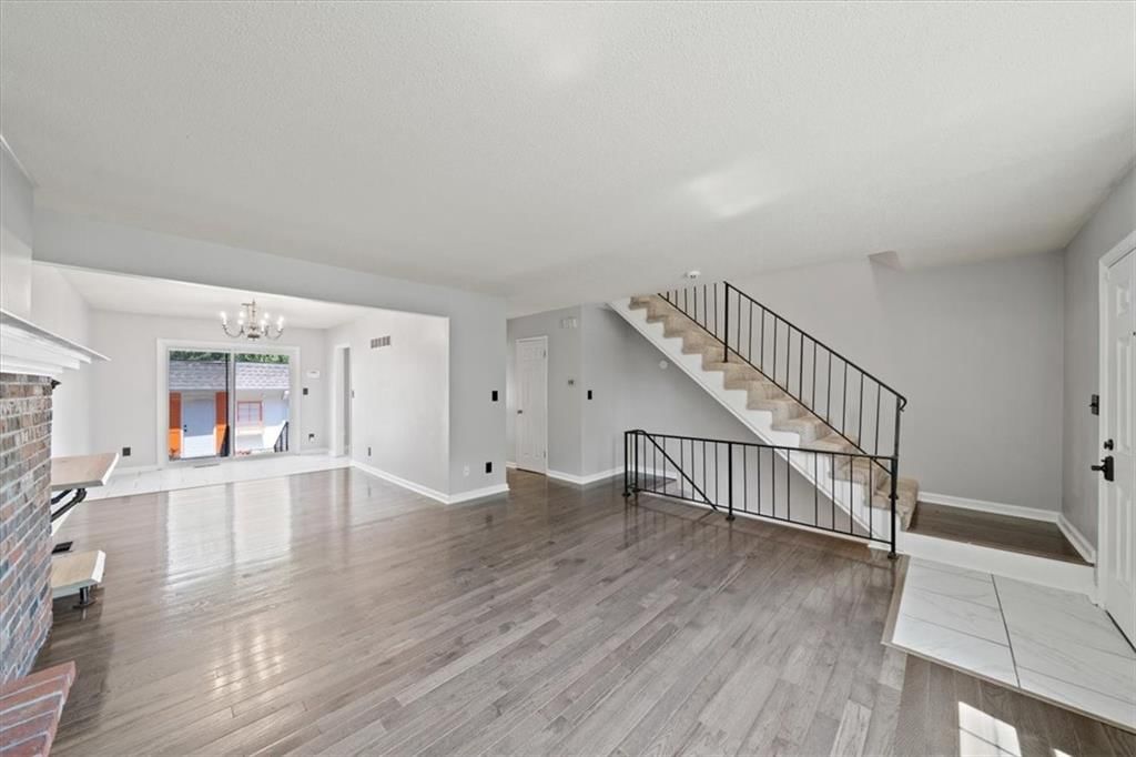 9519 Perry Lane — photo 6