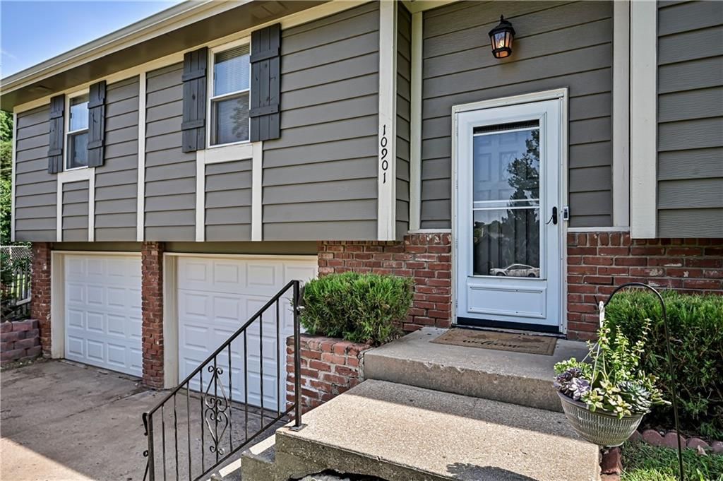 10901 Indiana Avenue — photo 3