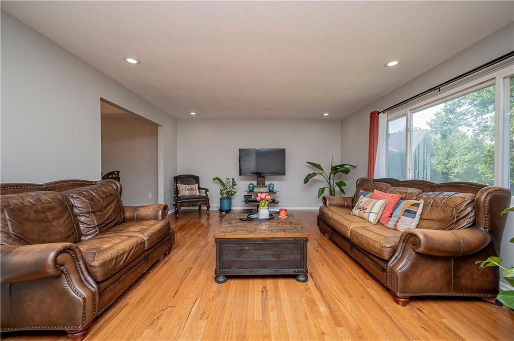 10901 Indiana Avenue — photo 4