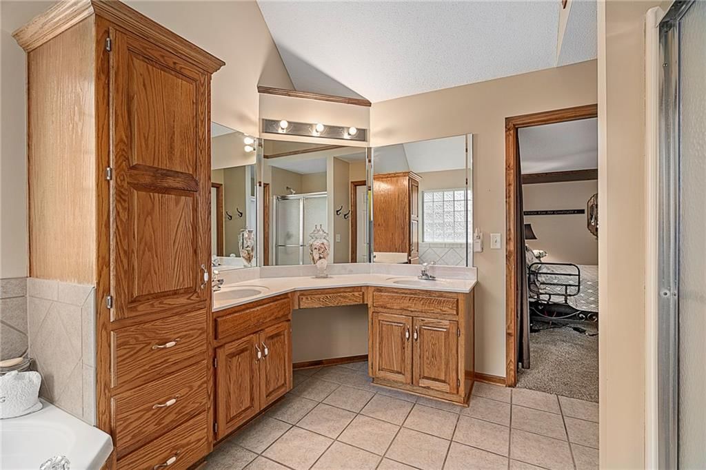 1809 Hedgewood Drive — photo 15