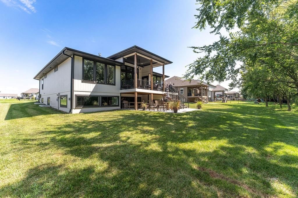 813 W Shawhan Parkway — photo 2