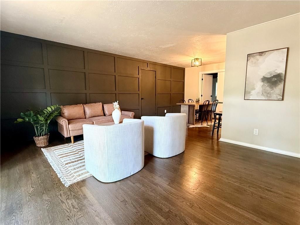 11233 E 49TH Street — photo 3