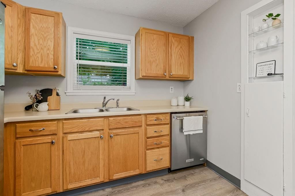 7652 Rainbow Drive — photo 11