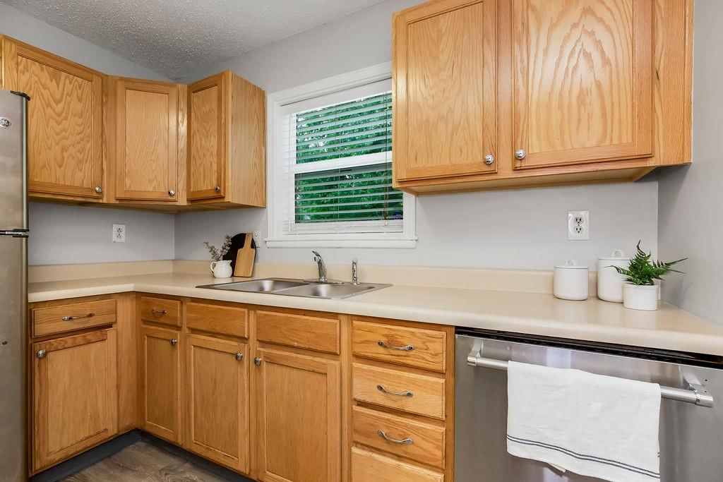 7652 Rainbow Drive — photo 12