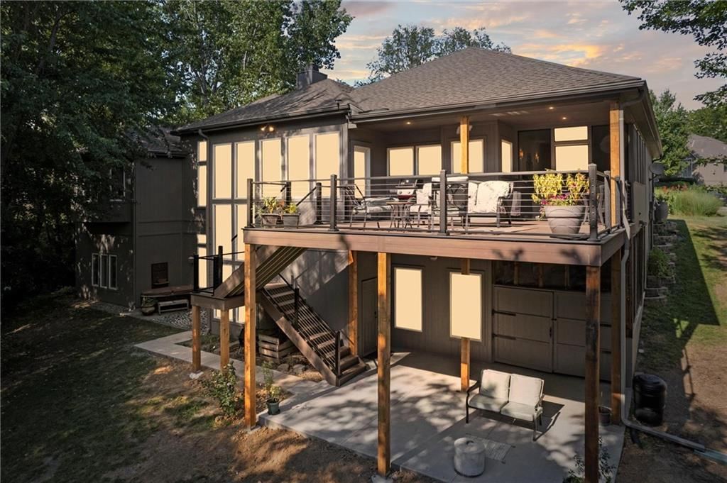 10301 NW River Hills Court, Parkville, MO