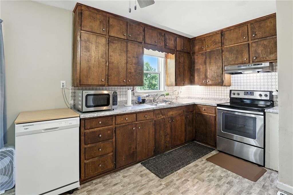 2530 S Sterling Avenue — photo 13