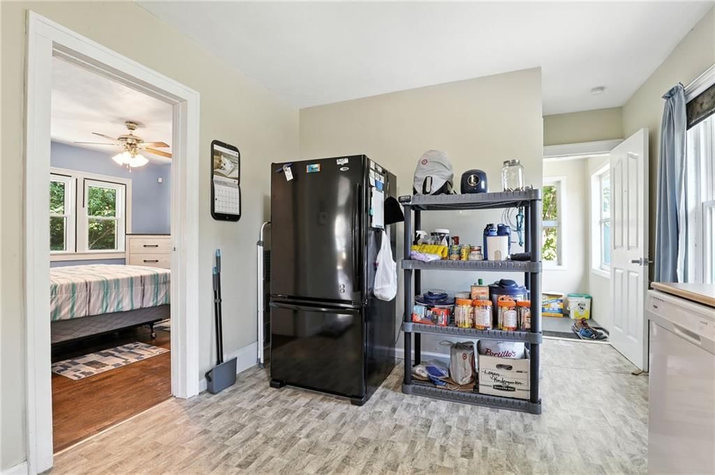 2530 S Sterling Avenue — photo 15