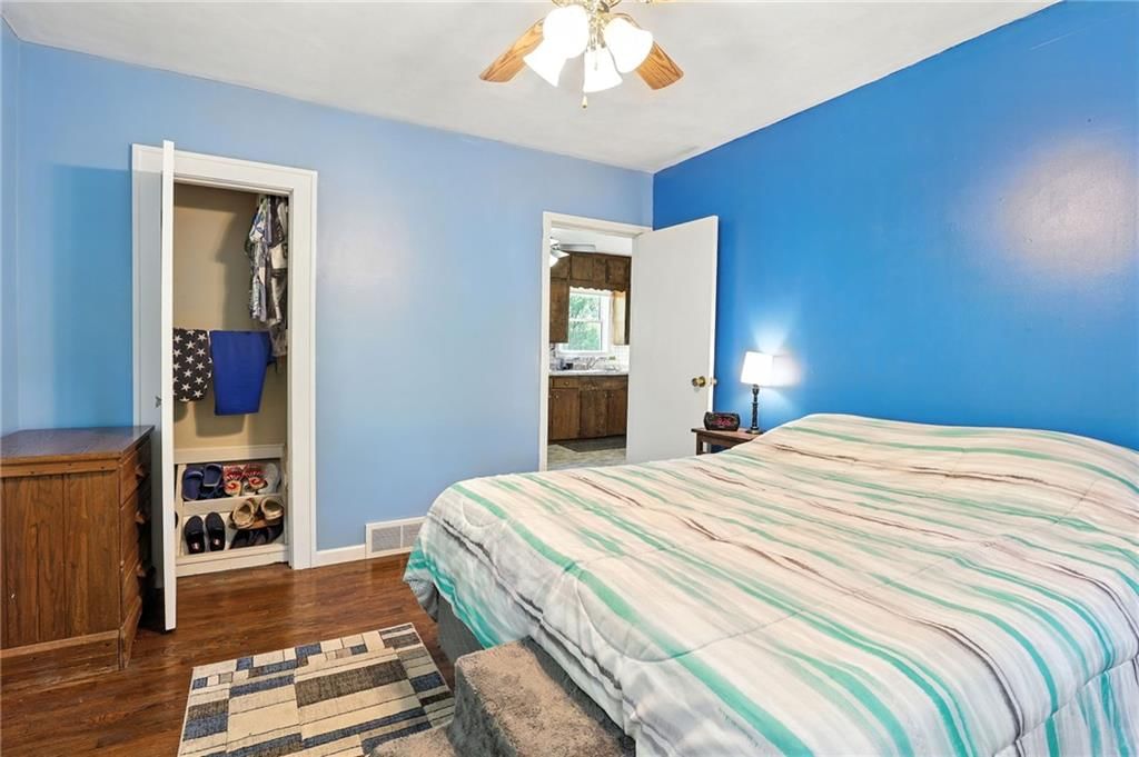 2530 S Sterling Avenue — photo 17