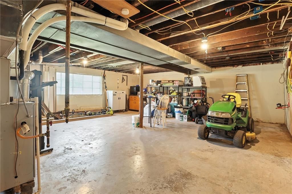 2530 S Sterling Avenue — photo 18
