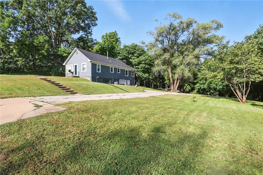 2530 S Sterling Avenue — photo 24