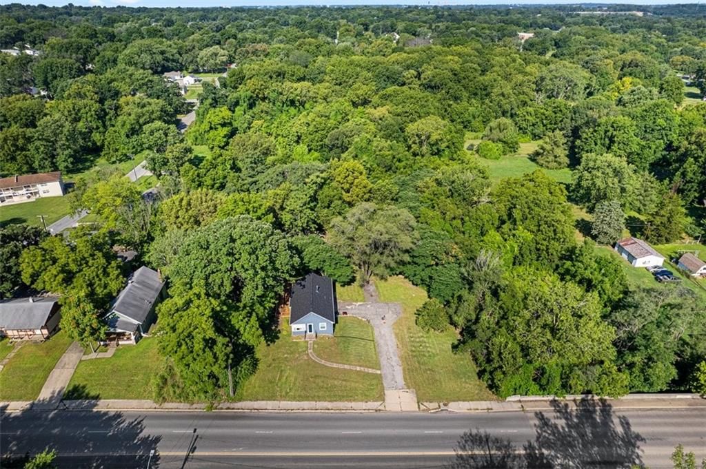 2530 S Sterling Avenue — photo 34