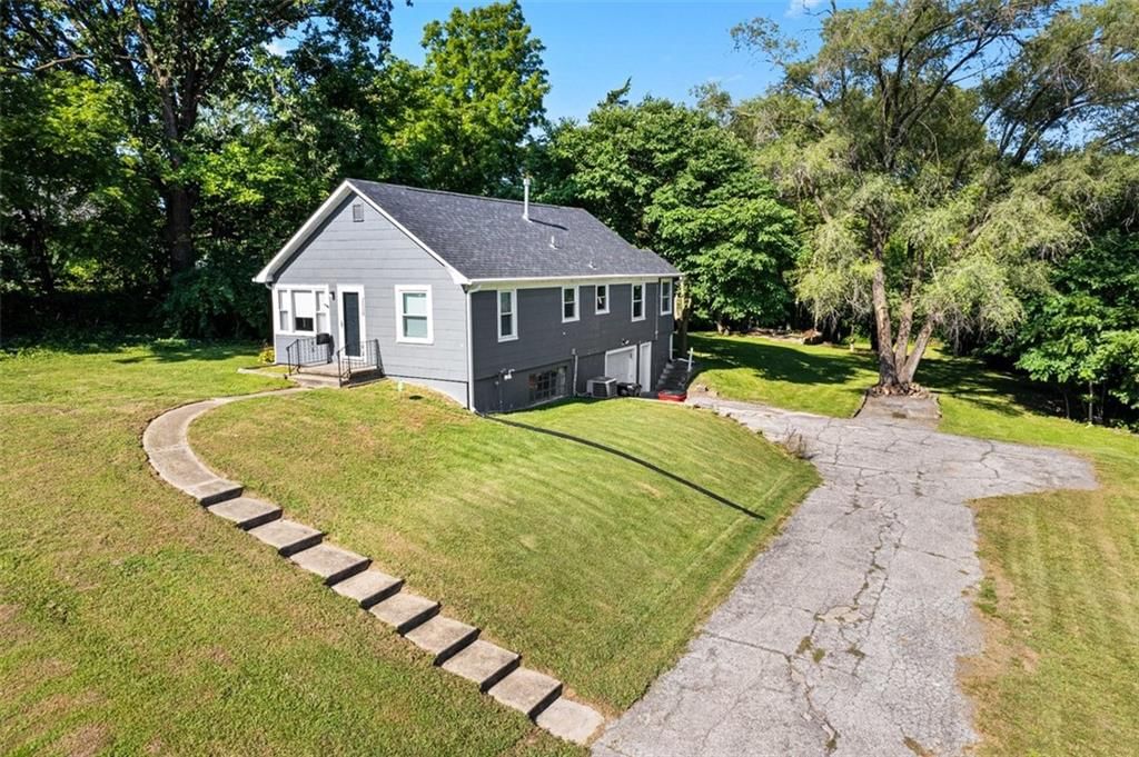 2530 S Sterling Avenue — photo 38