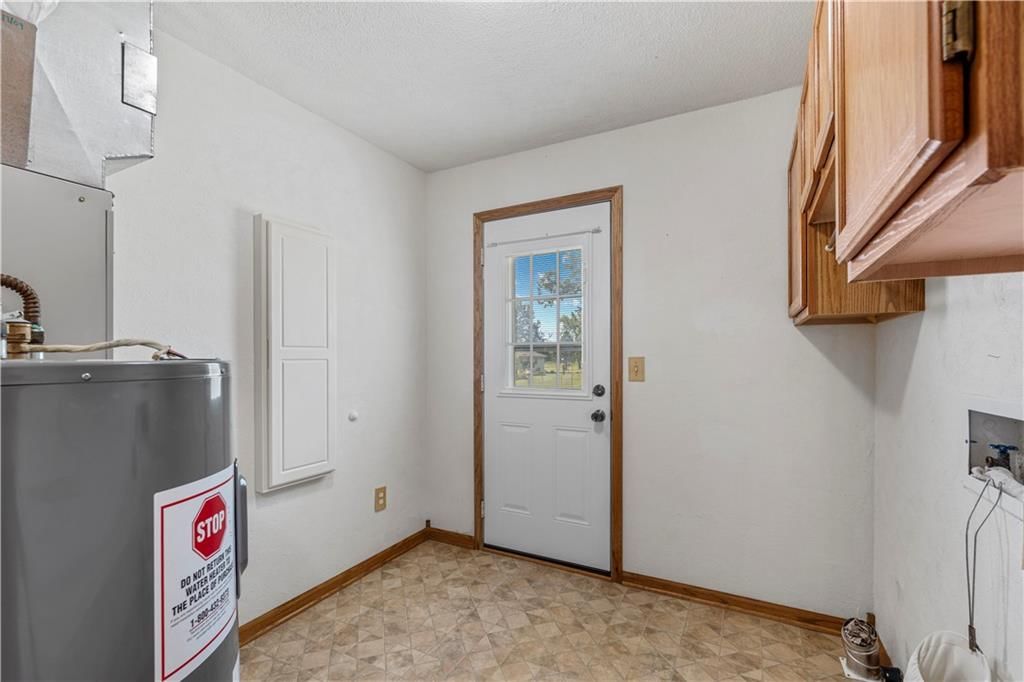206 W Walker Avenue — photo 32