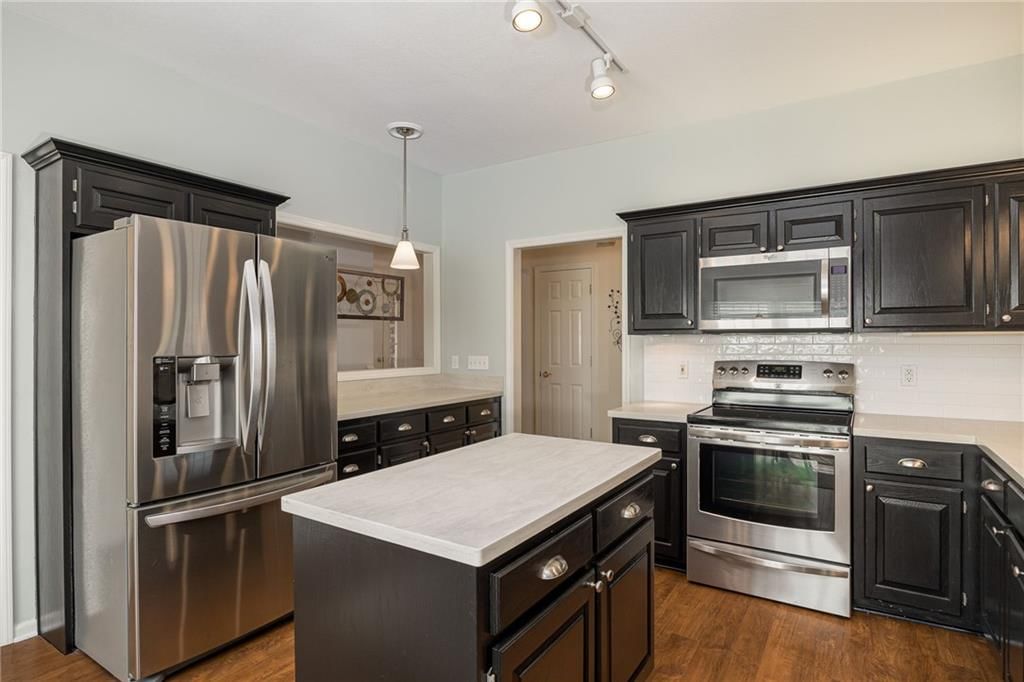 3915 Wellington Drive — photo 11