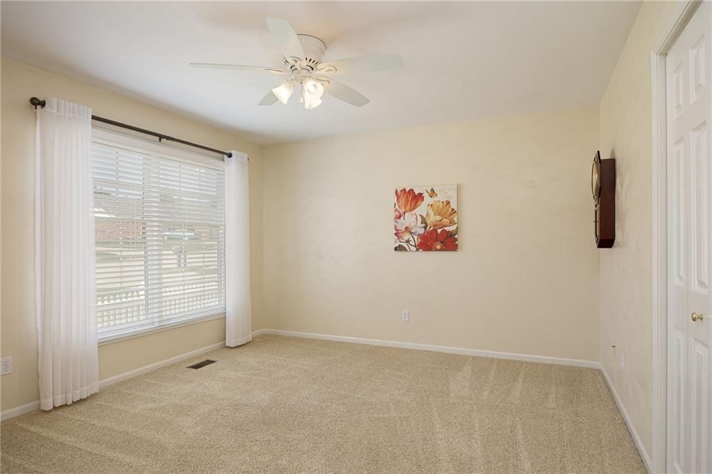3915 Wellington Drive — photo 14