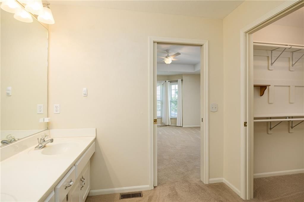 3915 Wellington Drive — photo 19