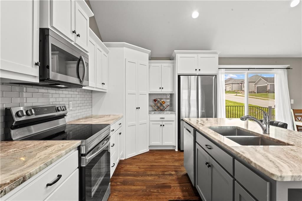 801 SW Apple Grove Court — photo 5