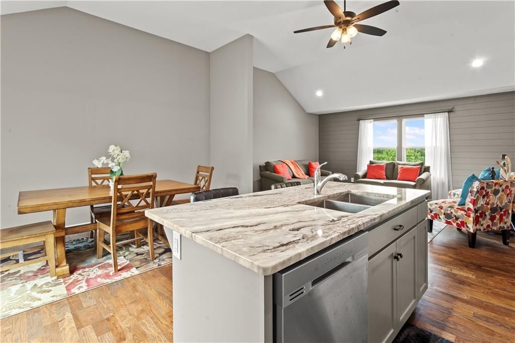 801 SW Apple Grove Court — photo 8