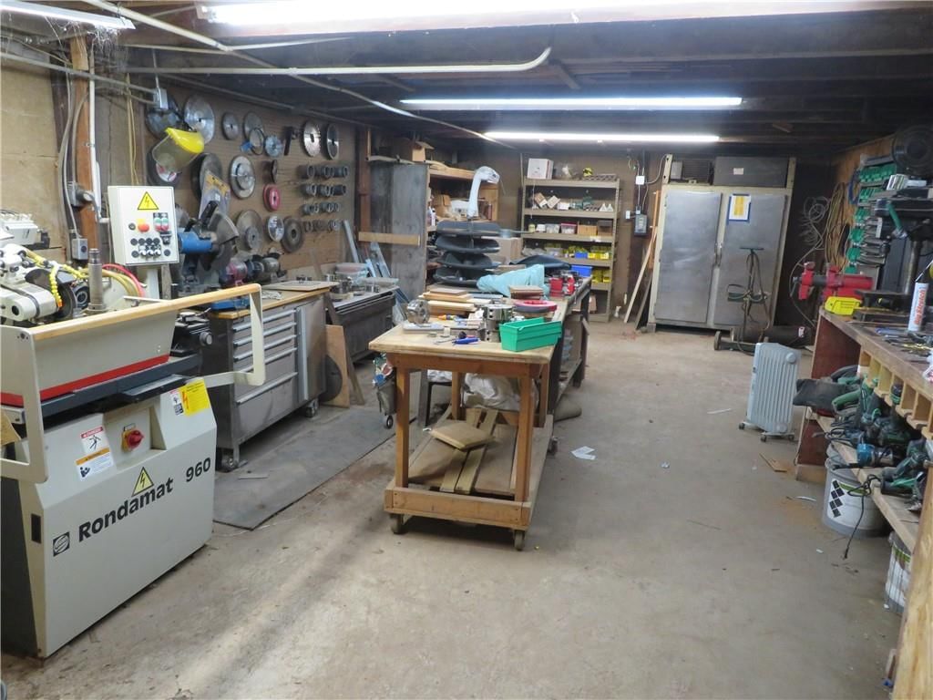 401 W Bridge Street — photo 14
