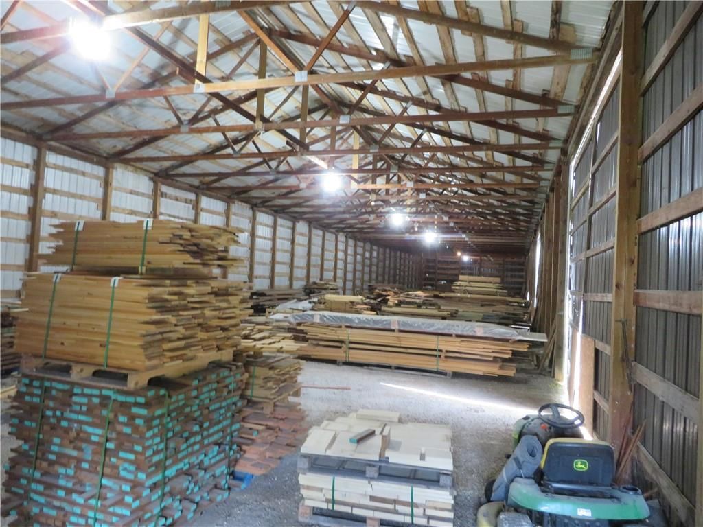 401 W Bridge Street — photo 28