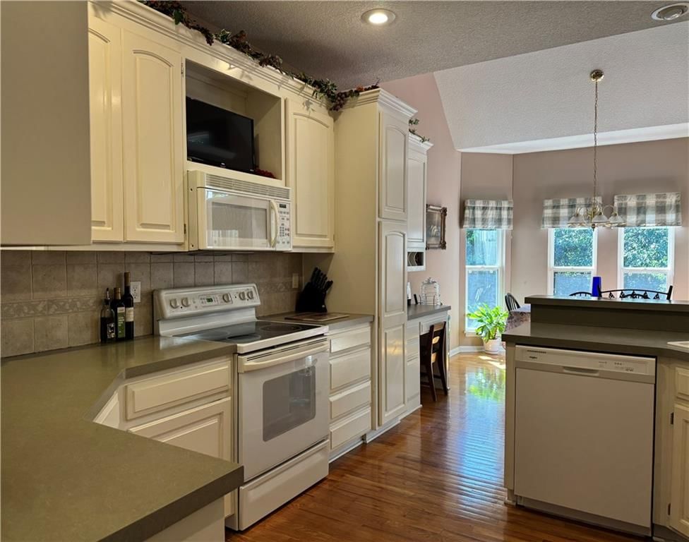 600 Somerset Drive — photo 18