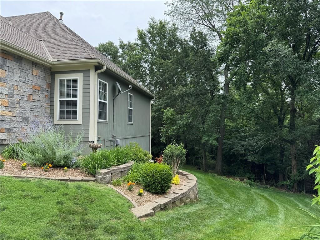 600 Somerset Drive — photo 3