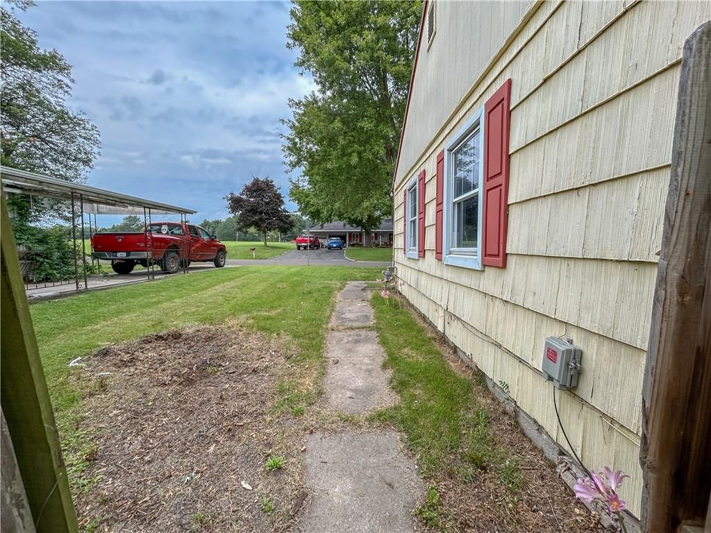 114 Kavanaugh Street — photo 17